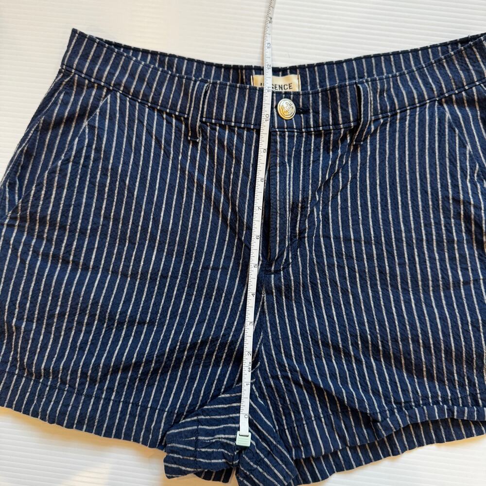L'AGENCE Jameson High Rise Shorts Size 28 Navy Stripe Seersucker Cotton Linen - Picture 10 of 16